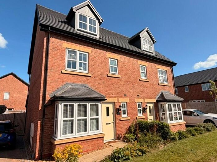 4 Bedroom Semi Detached House To Rent In Kestrel Road, Fulwood, PR2