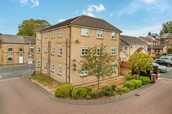 2 Bedroom Apartment For Sale In Kings Court, Kings Croft, Drighlington, BD11