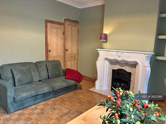 2 Bedroom Terraced House To Rent In Oval Rd, Croydon, CR0