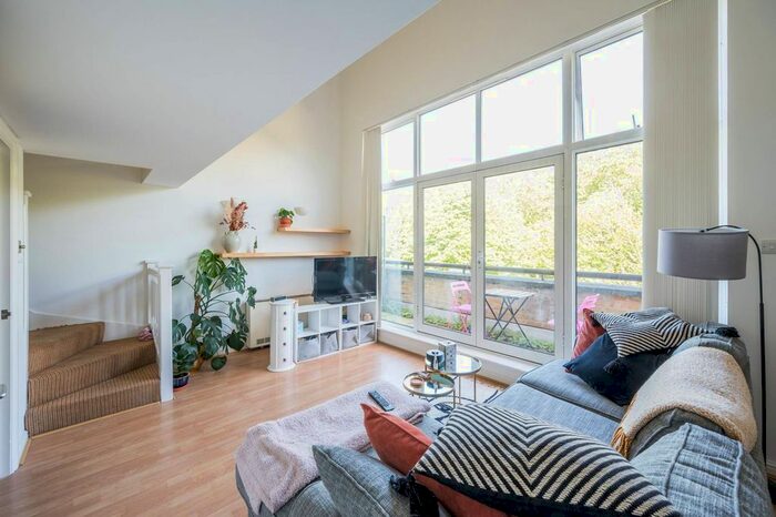 1 Bedroom Flat To Rent In Old Ford Road, Bow, London, E3