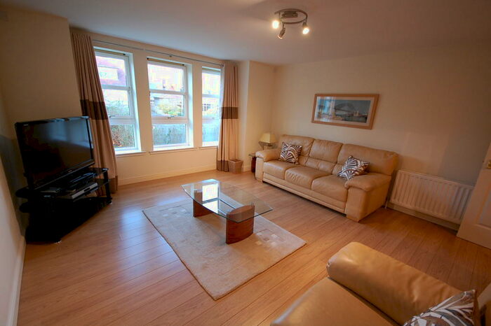 2 Bedroom Flat To Rent In Morningfield Mews, City Centre, Aberdeen, AB15