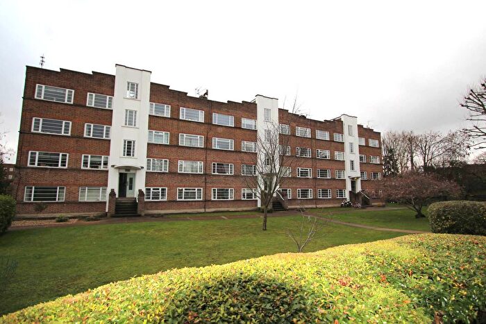 2 Bedroom Flat To Rent In Park Road, Kingston Upon Thames, KT1
