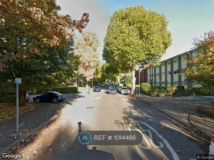 1 Bedroom Flat To Rent In Redwood Court, Surbiton, KT6