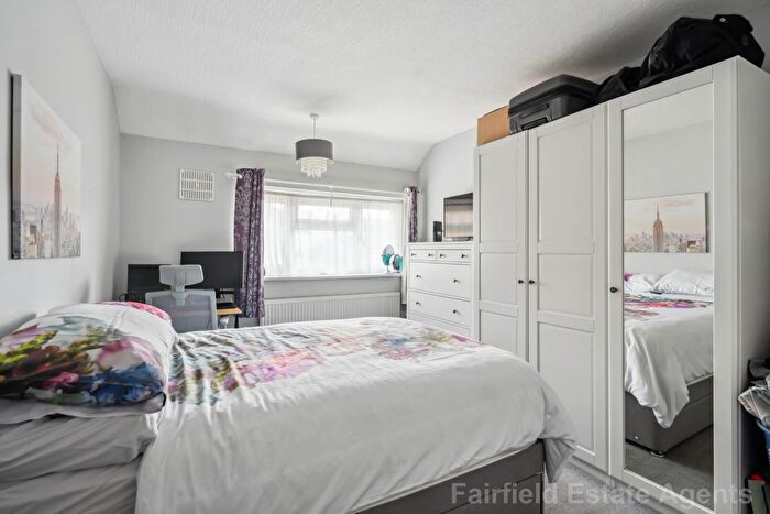 3 Bedroom Terraced House For Sale In Embleton Road, South Oxhey, WD19