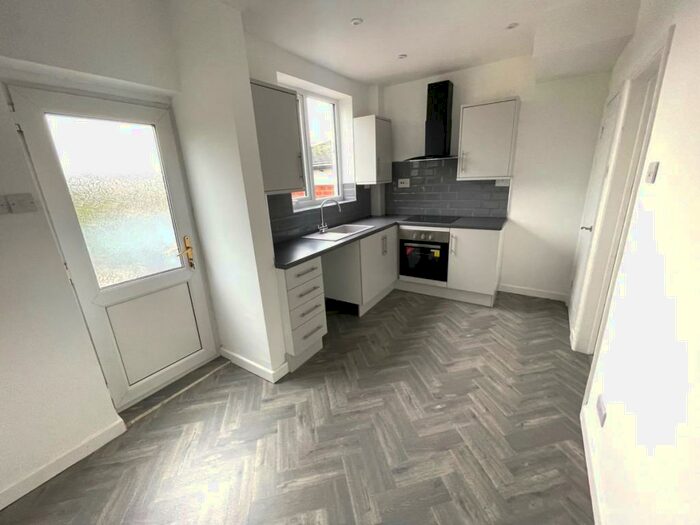 2 Bedroom Terraced House To Rent In Papermill Road, Shiregreen, S5