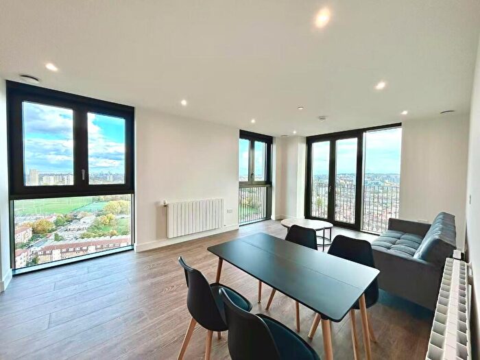 2 Bedroom Flat To Rent In Affinity View, London, E16