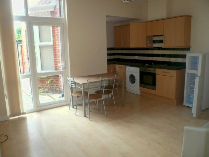 1 Bedroom Flat To Rent In Queens Road, Leicester, LE2