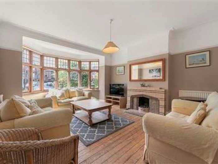 5 Bedroom Property To Rent In Woodbourne Avenue, London, SW16