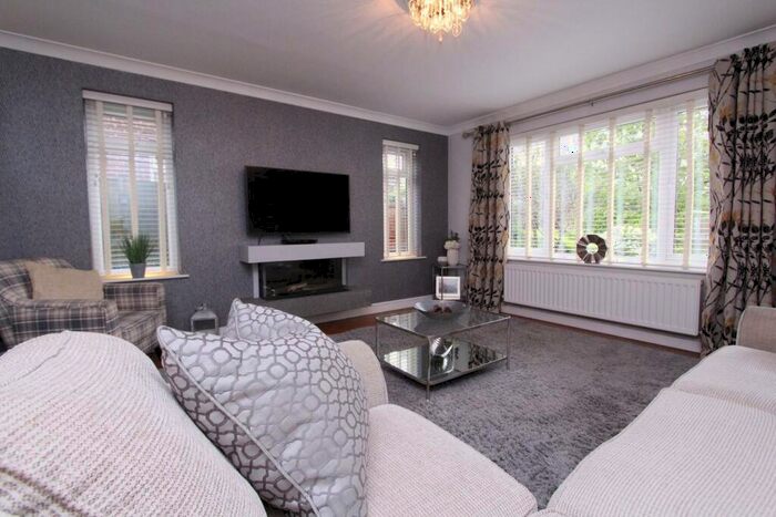 5 Bedroom Detached House For Sale In Highwood Road, Uttoxeter, ST14