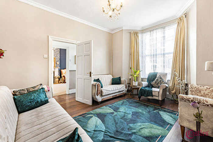 3 Bedroom Terraced House For Sale In Atherden Road, London, E5