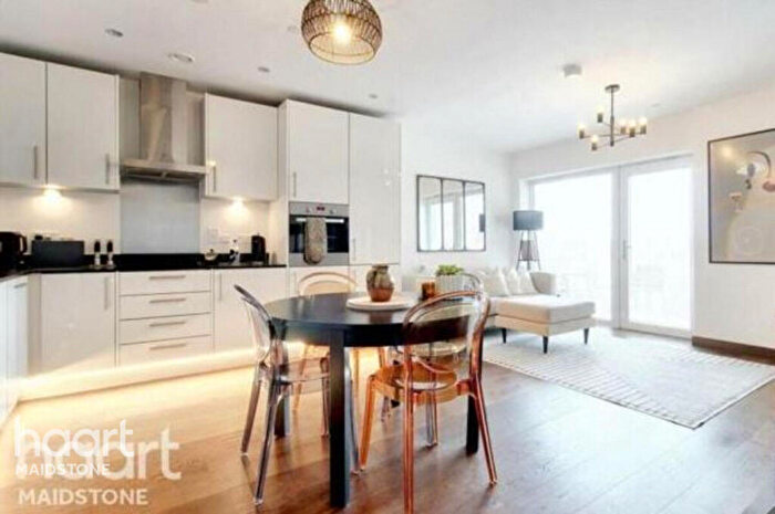 2 Bedroom Apartment For Sale In Waterhouse Avenue, Maidstone, ME14