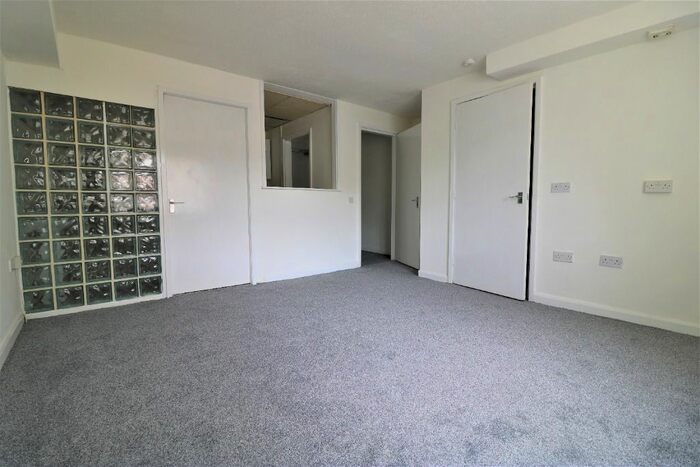 1 Bedroom Studio To Rent In St Luke's Ct, Willerby, HU10