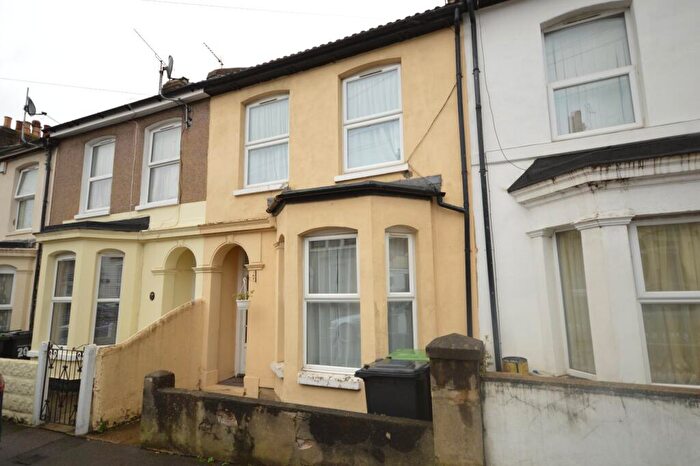 3 Bedroom Terraced House To Rent In St. Johns Road, Gravesend, Kent, DA12