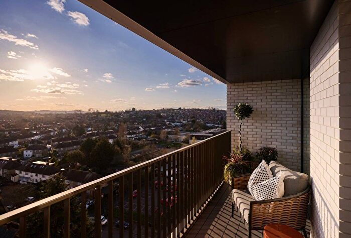 1 Bedroom Flat For Sale In Silkstream, Hendon, NW9