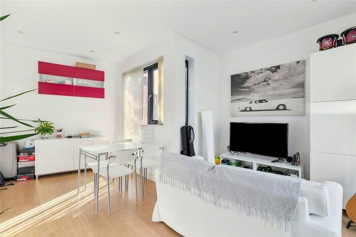 1 Bedroom Flat To Rent In Wandsworth Road, London, SW8