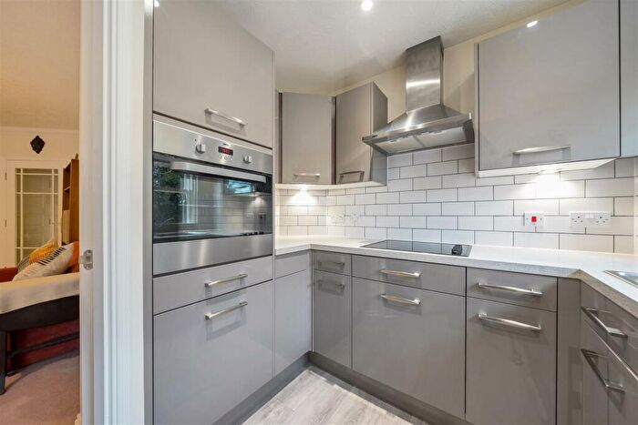 1 Bedroom Retirement Property For Sale In Chelmer Lodge, Chelmsford, CM2