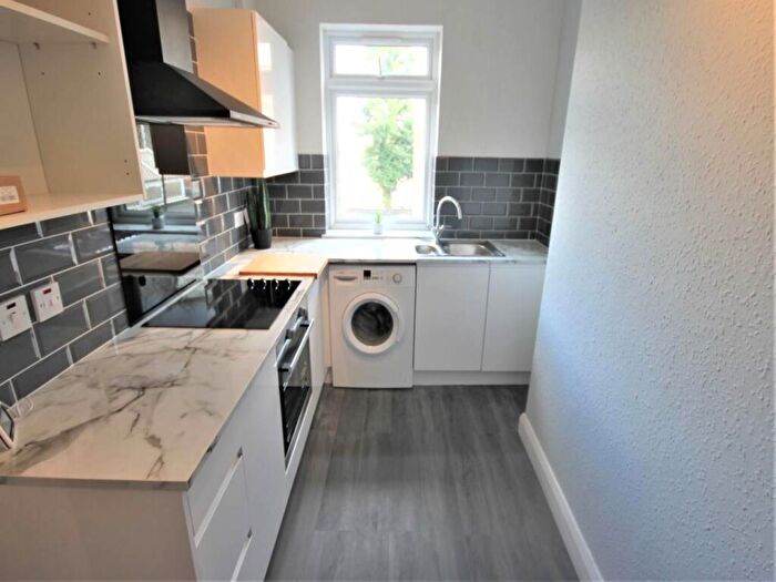 1 Bedroom Flat To Rent In Cranbrook Road, Ilford, Essex, IG1