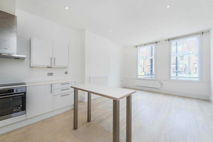 1 Bedroom Flat To Rent In Streatham High Road, London, SW16