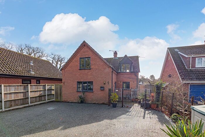 4 Bedroom Detached House For Sale In Main Road, Filby, NR29