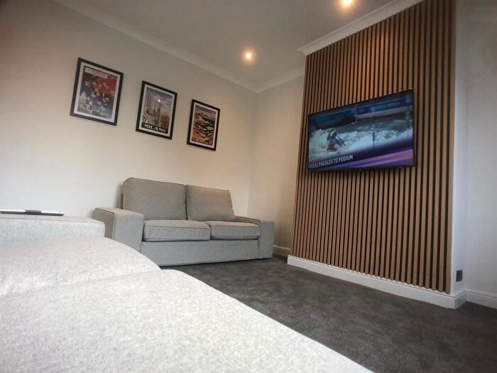 2 Bedroom Apartment To Rent In Dragon Parade, Harrogate, HG1