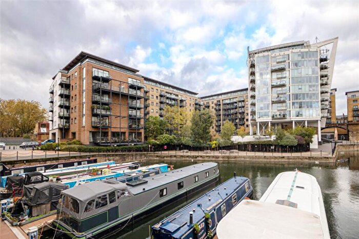 2 Bedroom Apartment To Rent In Berglen Court, Branch Road, London, E14