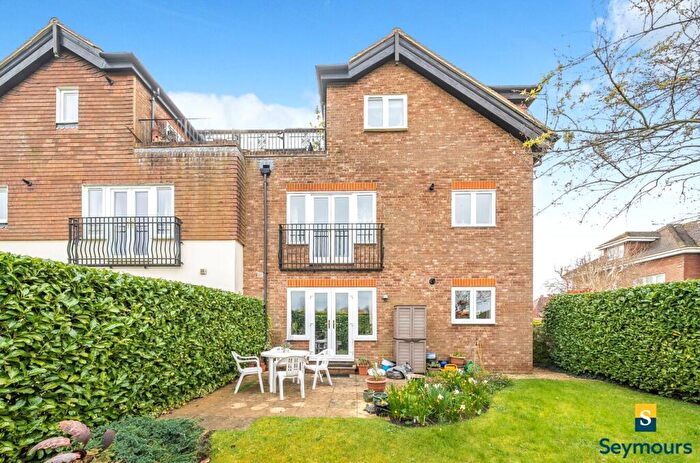 2 Bedroom Flat For Sale In Parkside House, Burpham Lane, Burpham, Guildford, GU4