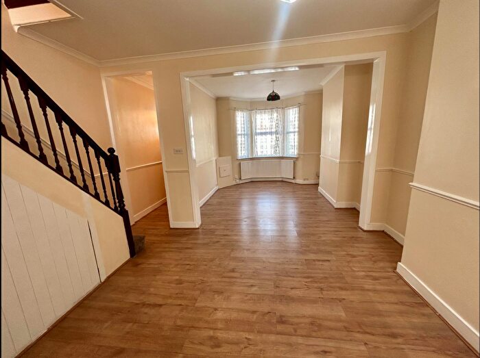 3 Bedroom House To Rent In Cornwallis Grove, Edmonton, N9