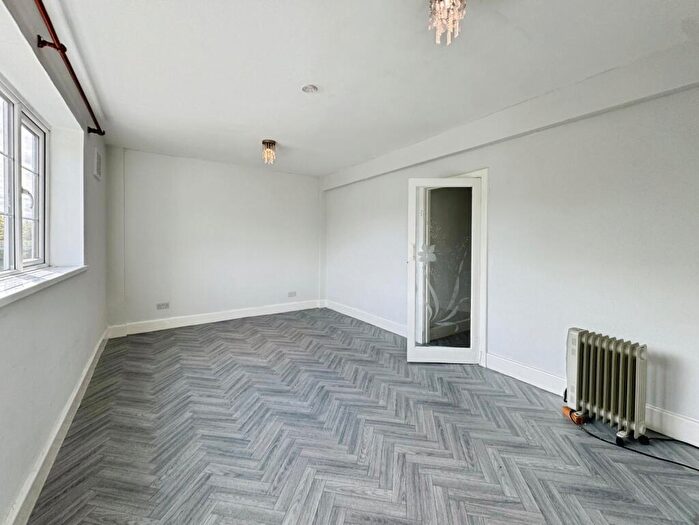 1 Bedroom Flat To Rent In Wilmslow Road, East Didsbury, Greater Manchester, M20