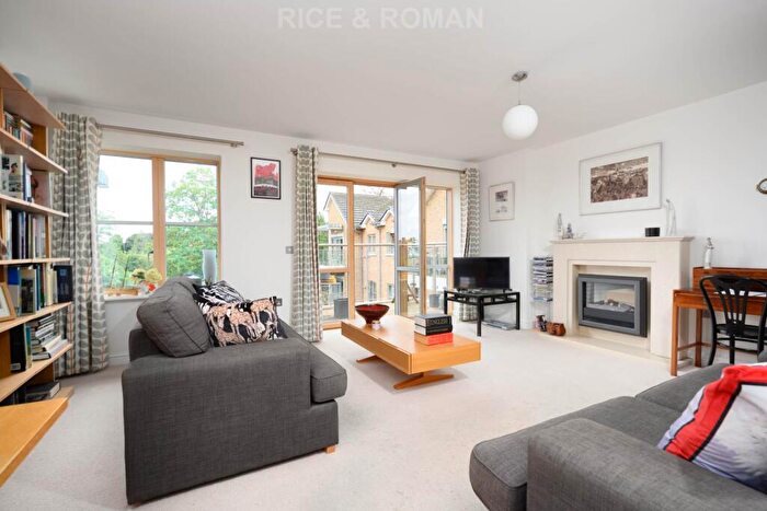 1 Bedroom Retirement Property For Sale In Austin Place, Weybridge, KT13