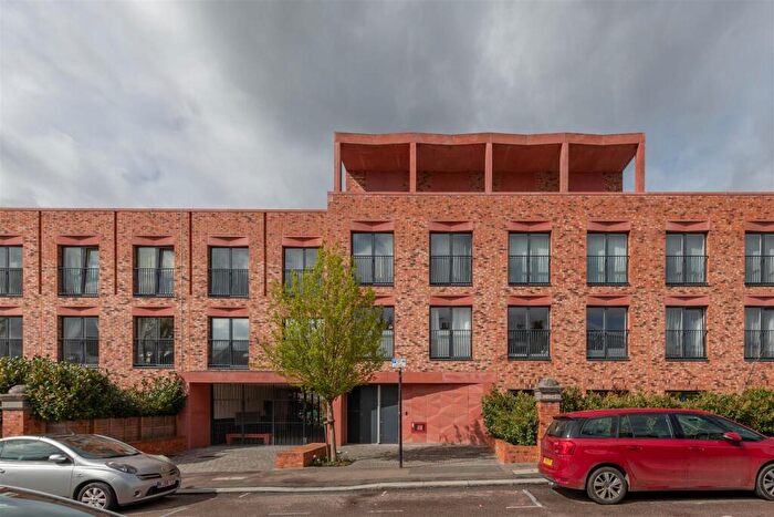 1 Bedroom Flat For Sale In Gainsford Road, Walthamstow, E17