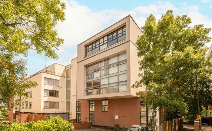 1 Bedroom Flat To Rent In Elm Grove, Wimbledon, SW19