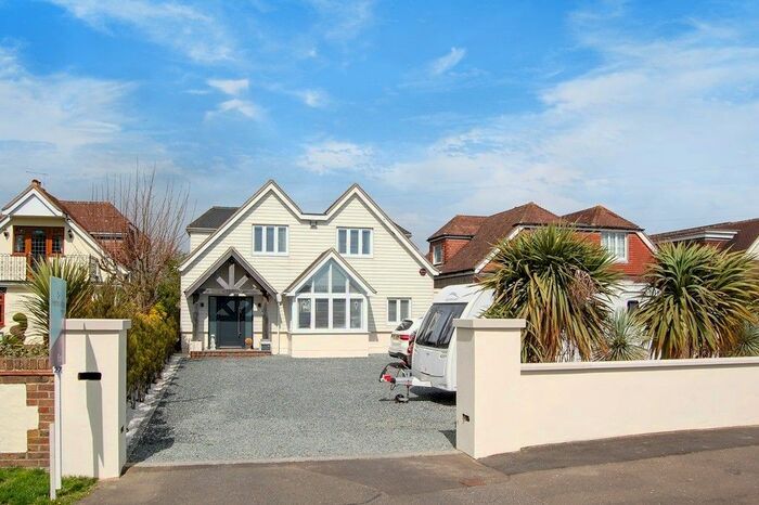 5 Bedroom Detached House To Rent In Sea Lane, Pagham, Bognor Regis, West Sussex, PO21