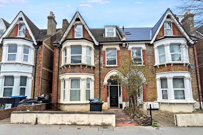 2 Bedroom Flat For Sale In A Oliver Avenue, South Norwood, London, SE25