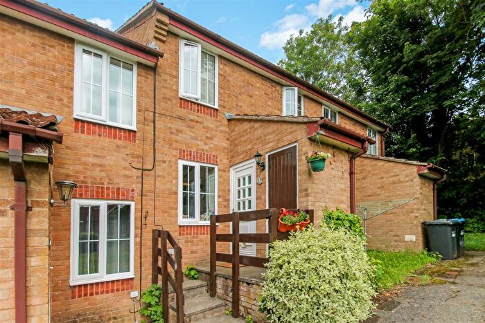 1 Bedroom Apartment To Rent In Colwell Gardens, Haywards Heath, Sussex, RH16