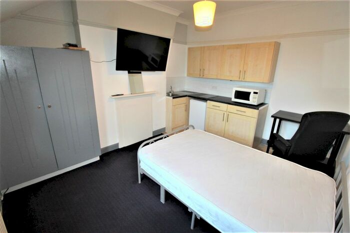 Studio To Rent In Flat Holyhead Road, Coundon, Coventry, CV1