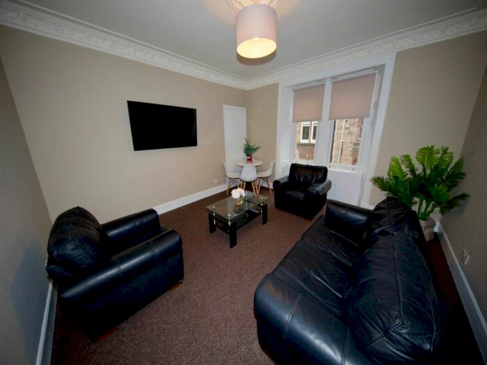 2 Bedroom Flat To Rent In Forester Street, Dundee, DD1