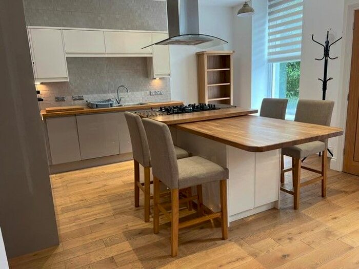 2 Bedroom Flat To Rent In Pier Street, Humber Street, Hull, HU1