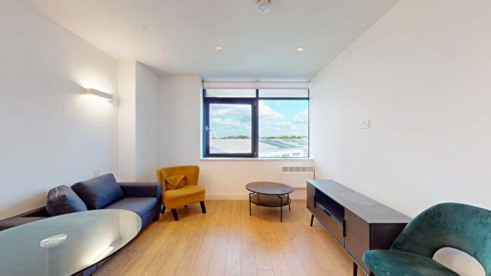 1 Bedroom Flat To Rent In New Horizons Court, Brentford, TW8