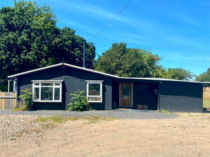 3 Bedroom Bungalow To Rent In Nutburn Road, North Baddesley, Southampton, Hampshire, SO52