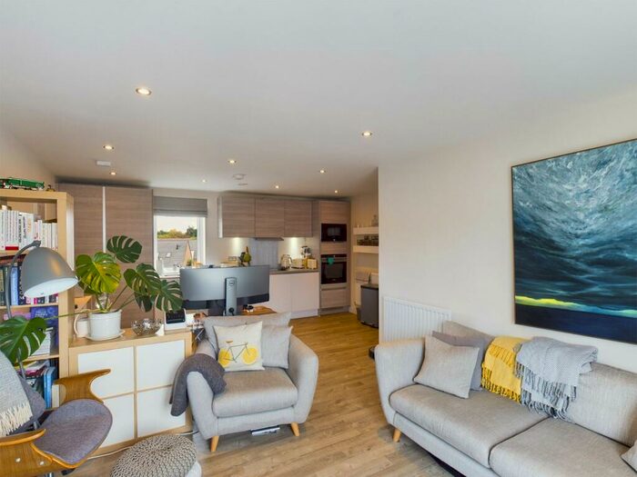 1 Bedroom Apartment To Rent In Addlestone, Surrey, KT15