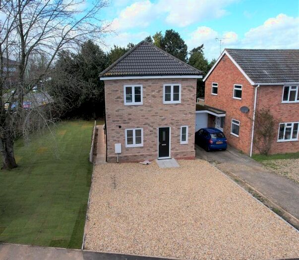 3 Bedroom Property To Rent In Robinson Close, Bury St Edmunds, IP33