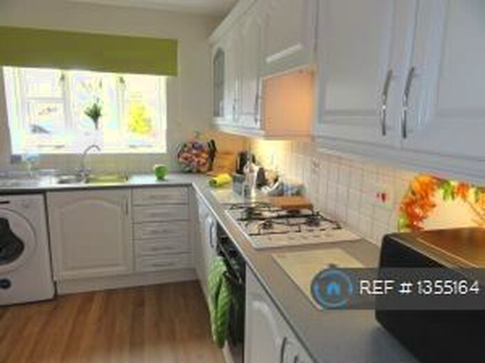 2 Bedroom Semi-Detached House To Rent In Meadowside Mews, Chester, CH1