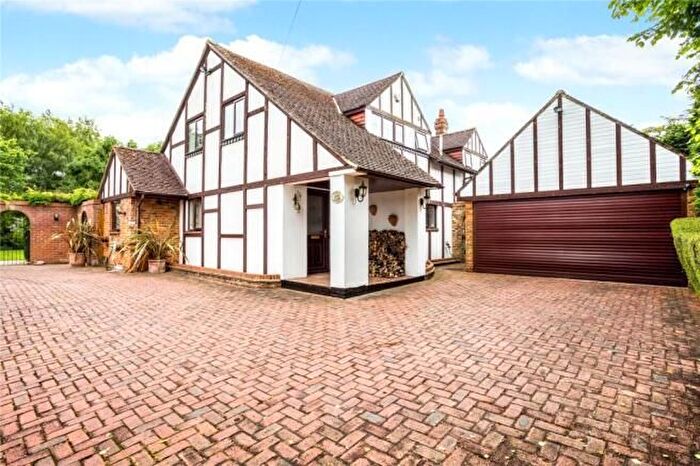 4 Bedroom Detached House To Rent In Knowl Hill, Kingsclere, RG20