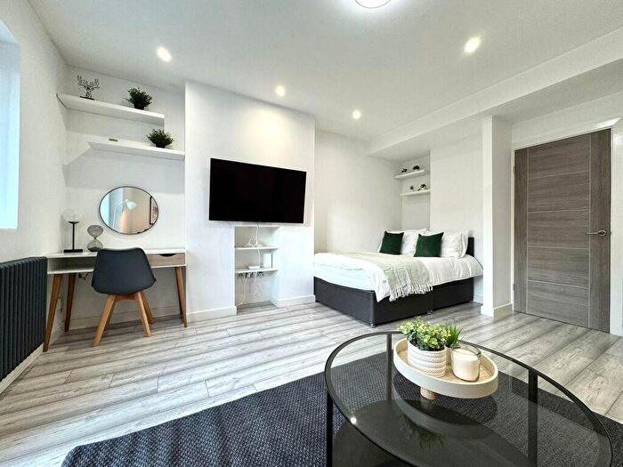 1 Bedroom Flat To Rent In Wallwood Street, London, E14