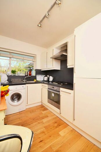 2 Bedroom Maisonette To Rent In Ossulton Way, Hampstead Garden Suburb, London, N2