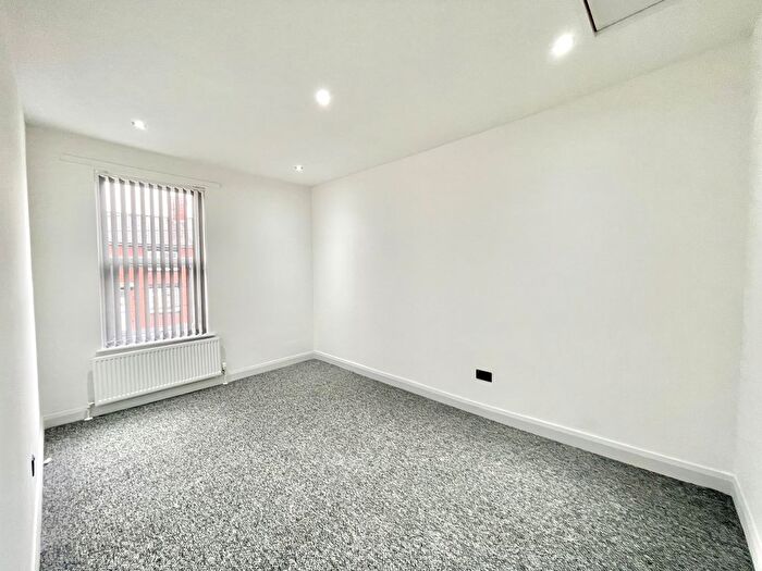 1 Bedroom Terraced House To Rent In Colwyn Mount, Leeds, LS11