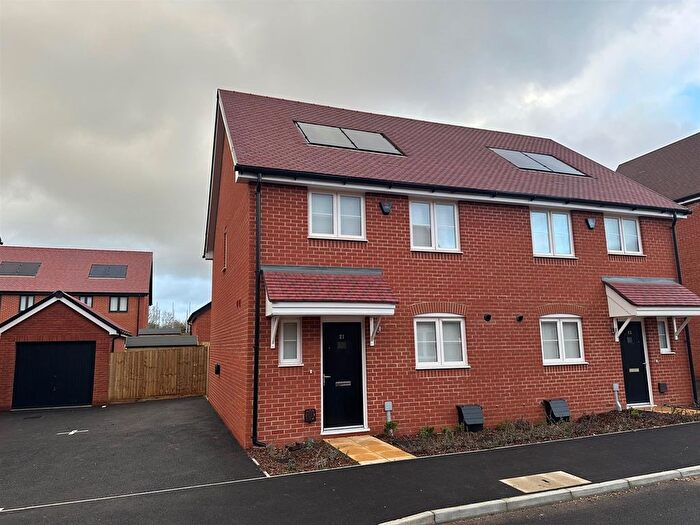 3 Bedroom Semi-detached House To Rent In Hart Road, Whiteley, Fareham, SO30