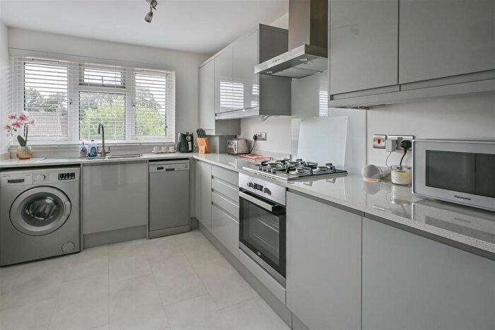 1 Bedroom Apartment For Sale In Britannia Road, Warley, Brentwood, CM14