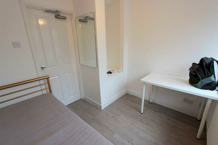 1 Bedroom Apartment To Rent In Goldings Crescent, Hatfield, AL10