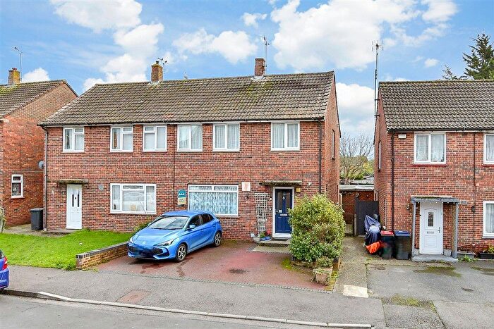 3 Bedroom Semi Detached House For Sale In Sussex Avenue, Canterbury, Kent, CT1